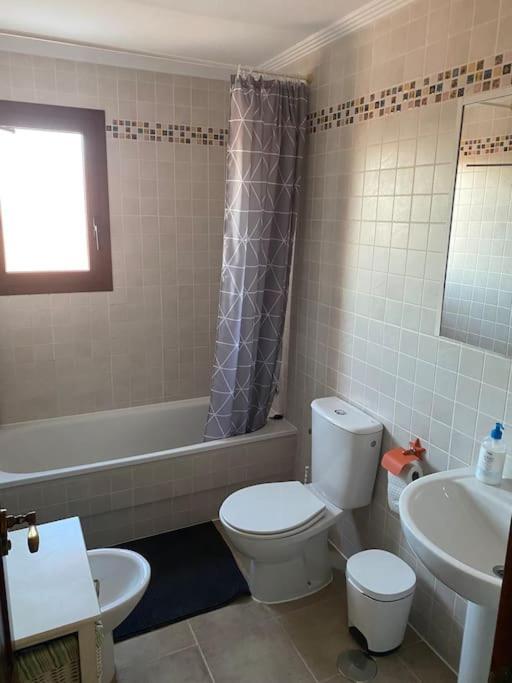2Bdr Apartment Торевиеха Екстериор снимка