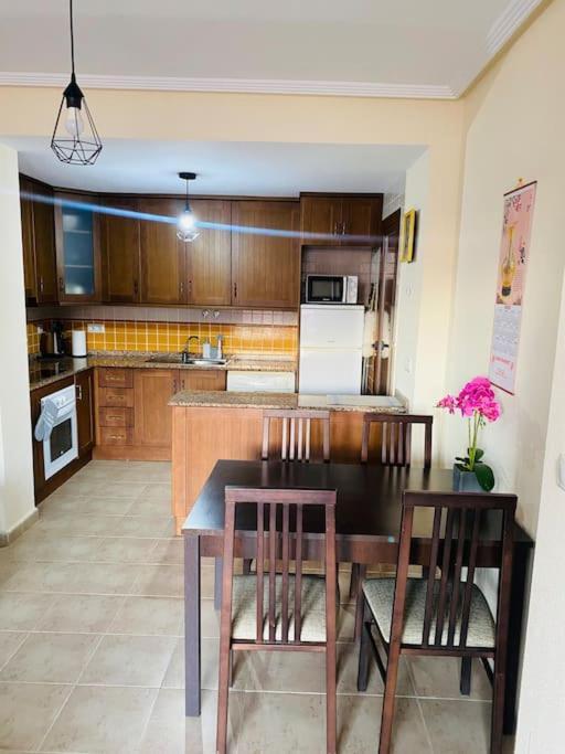2Bdr Apartment Торевиеха Екстериор снимка